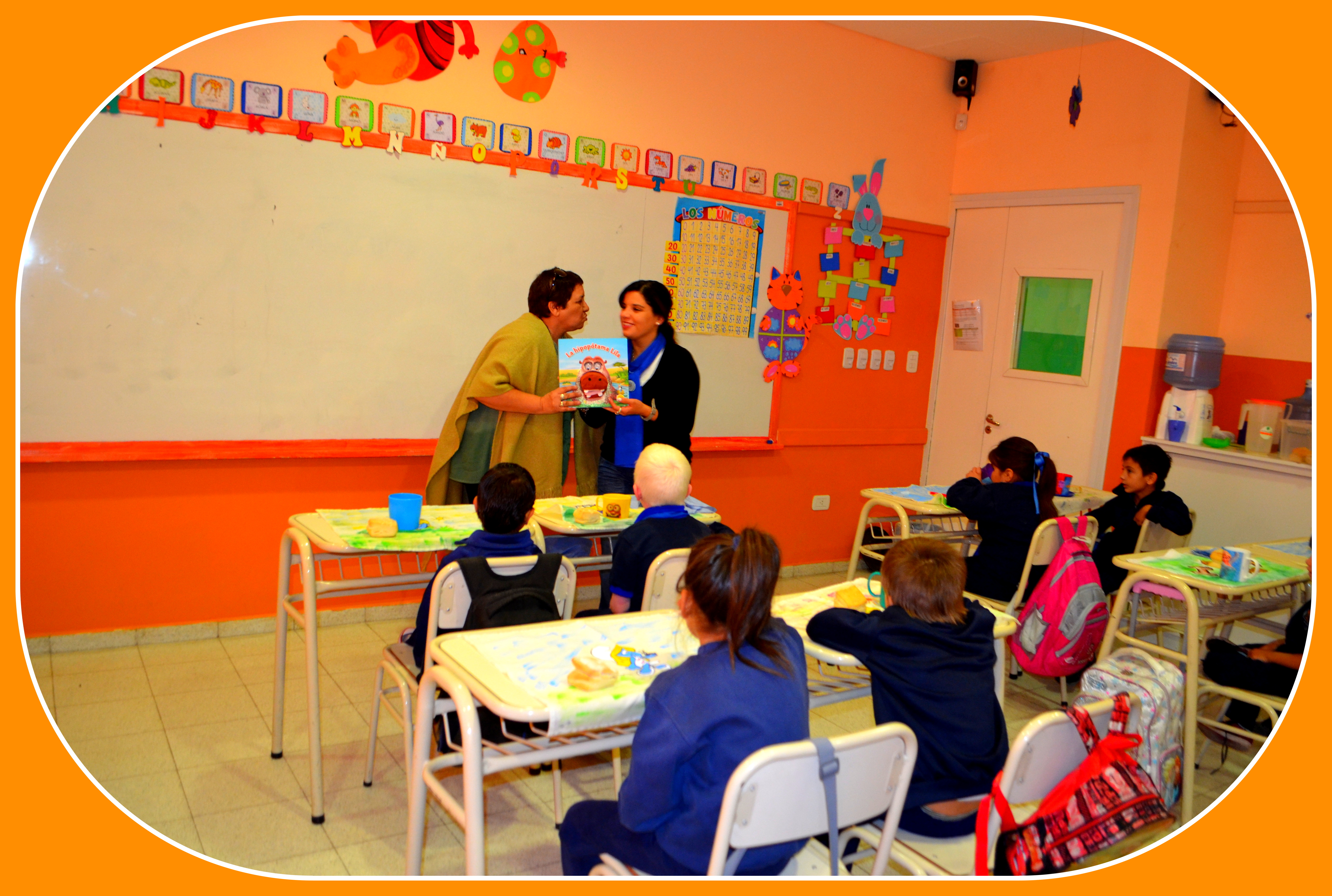 ¡RICOS DESAYUNOS CON ENTRETENIDOS CUENTOS!