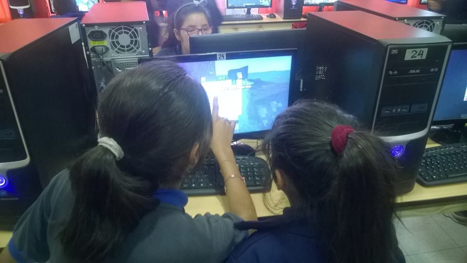 LET´S BUILD AN ANIMAL RESERVE WITH MINECRAFT – CONSTRUYAMOS UNA RESERVA DE ANIMALES CON MINECRAFT