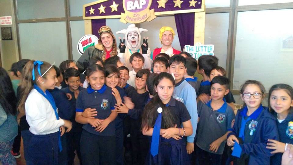 LOS ALUMNOS DE 3° Y 4° AGRUPAMIENTO DISFRUTARON DE UNA MAÑANA DE TEATRO EN INGLES