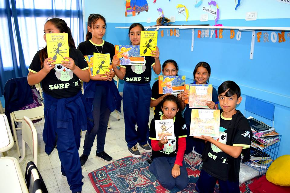 6° agrupamiento ganó libros por su participación en el ciclo radial ¿Me Lees? 