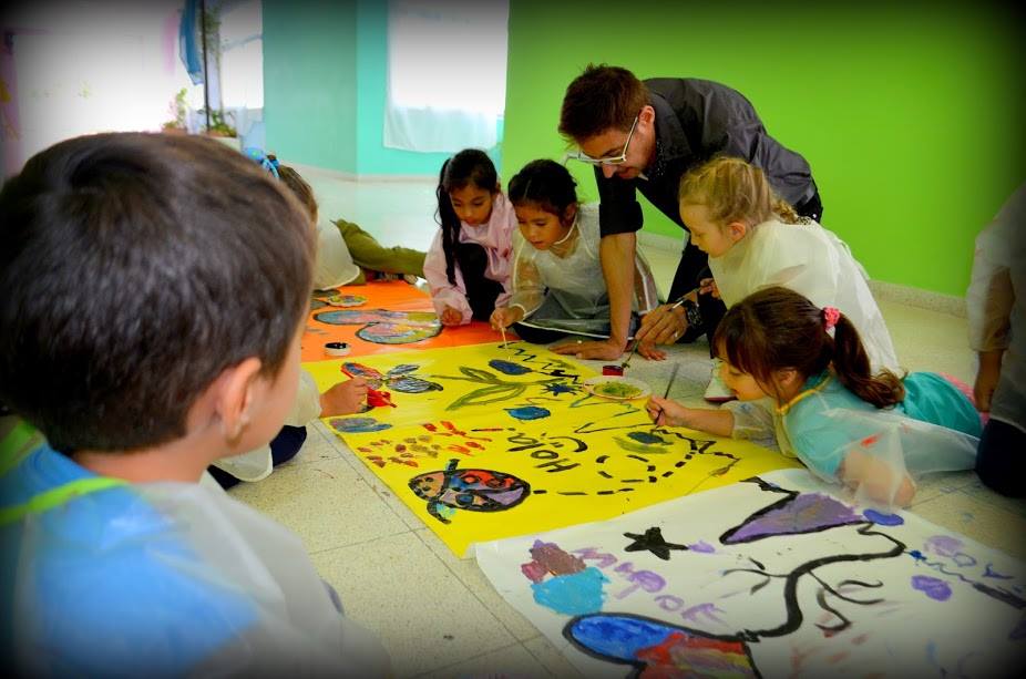 BENEFICIOS DE LA PRACTICA ARTÍSTICA EN LOS NIÑOS