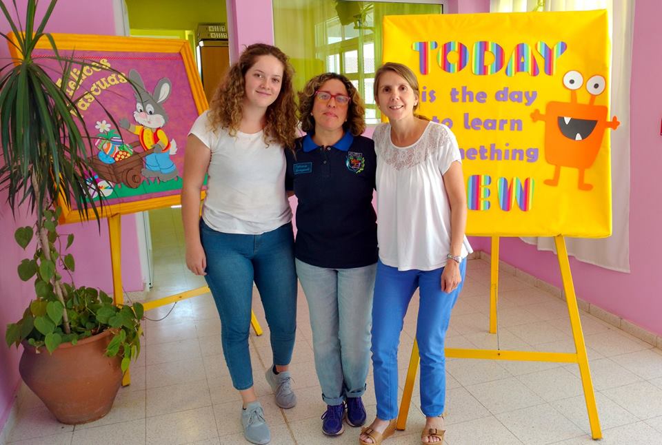 LA REPRESENTANTE DE LATTITUDE GLOBAL VOLUNTEERING VISITÓ NUESTRA ESCUELA