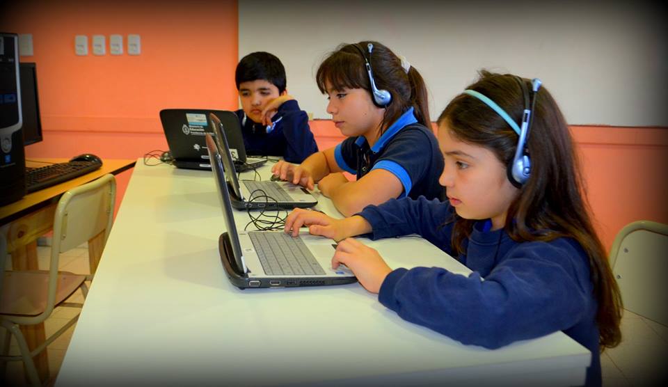 3 ALUMNOS DE ‘PROGRESO Y SUEÑOS’ REPRESENTARÁN A LA PROVINCIA EN LA FINAL DEL MARATÓN NACIONAL DE PROGRAMACIÓN Y ROBÓTICA